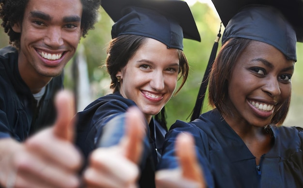 A diverse group of graduating students celebrating, symbolizing the opportunities provided by financial aid programs like Pell Grants.