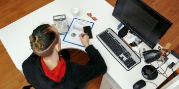 The Ultimate Guide to Federal Student Loan Repayment Plans - Cover Image