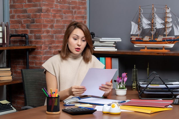 Decoding Student Loan Interest Rates: Fixed vs. Variable – A Comprehensive Guide