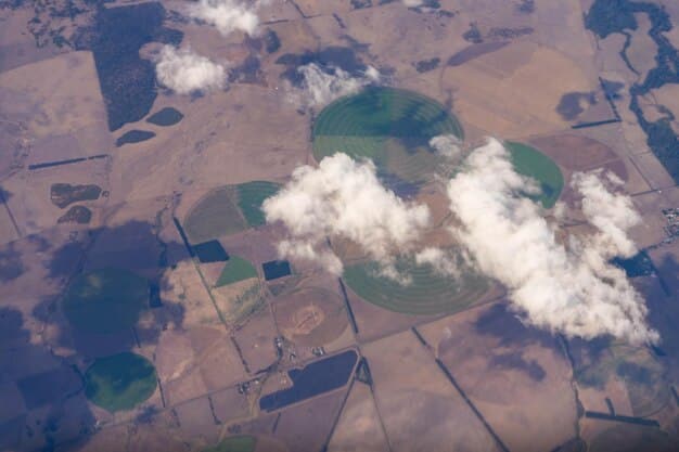 A tactical overhead view of Mirage, highlighting mid control zones and potential smoke deployment areas.